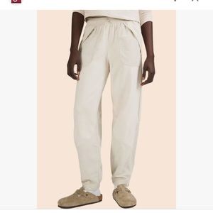Effortless Mid-Rise Pant